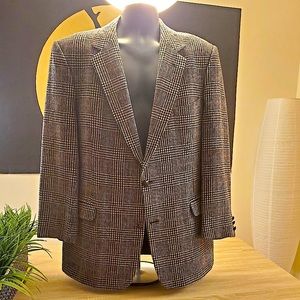 Mens vintage wool sport coat in plaid!  Classic cut!  SHARP!!!